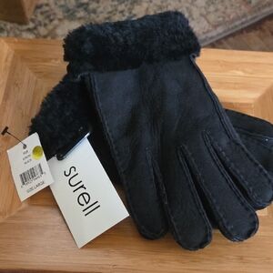NWT Surell Black Gloves with Fur Trim L/XL